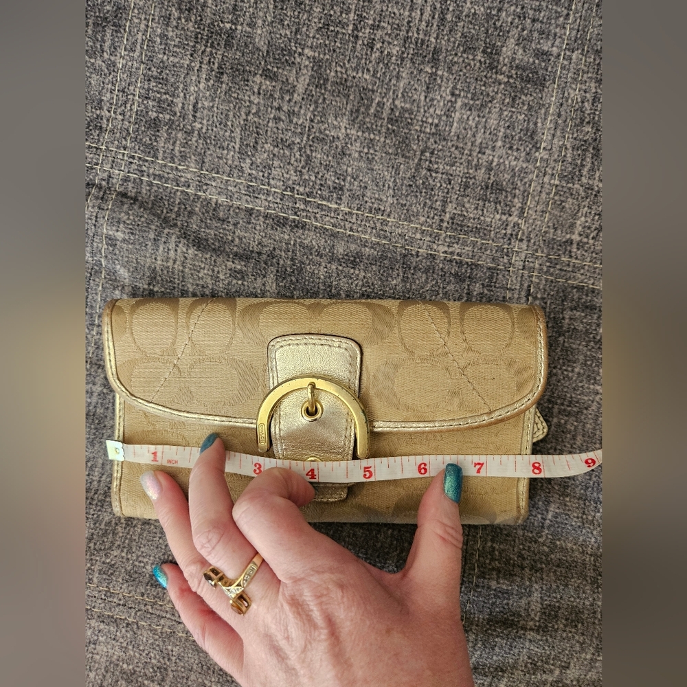 Vintage Coach Soho Signature Flap Buckle Snap Bifold Wallet in gold metallic. - Picture 2 of 15